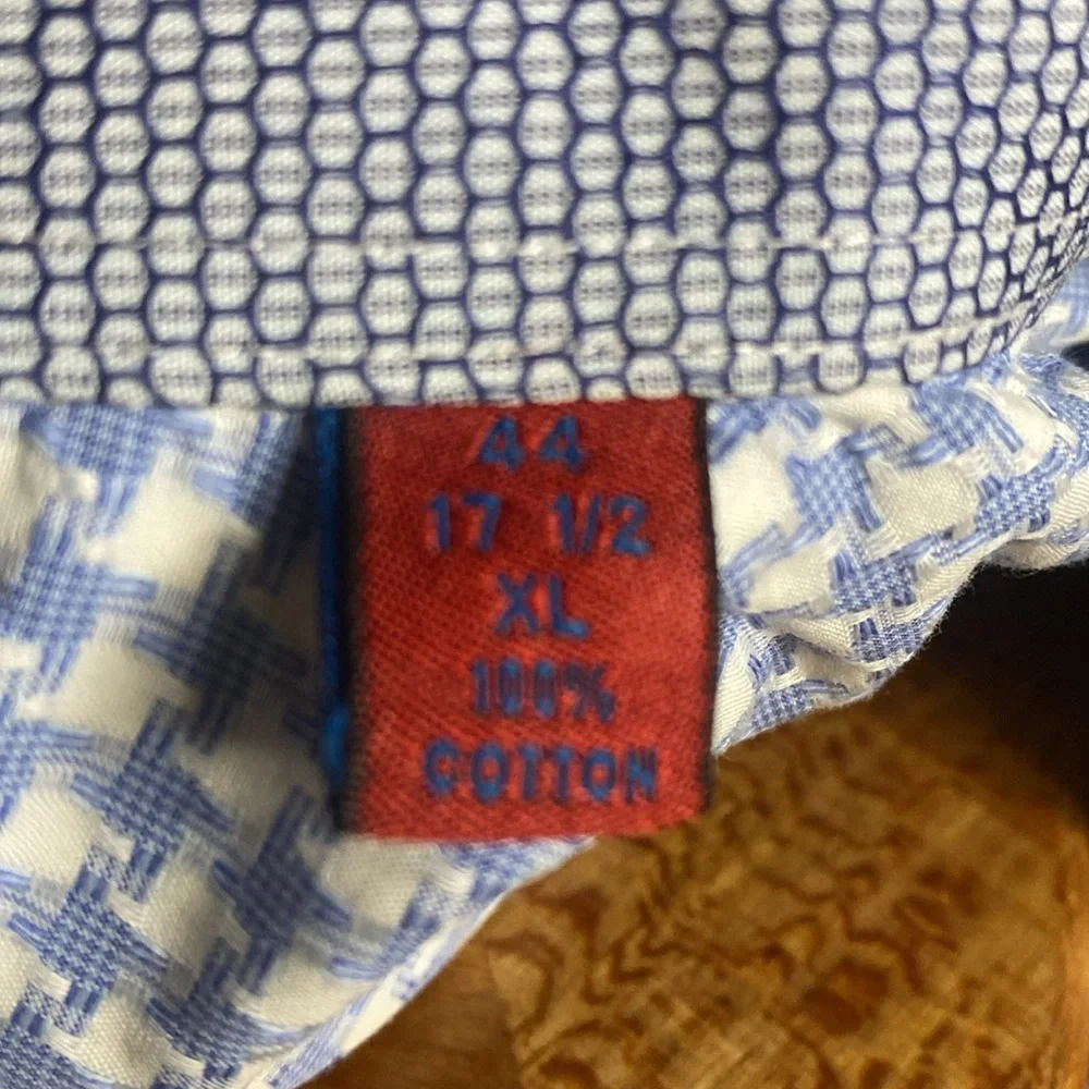 Robert Graham light blue and white houndstooth button up shirt size XL